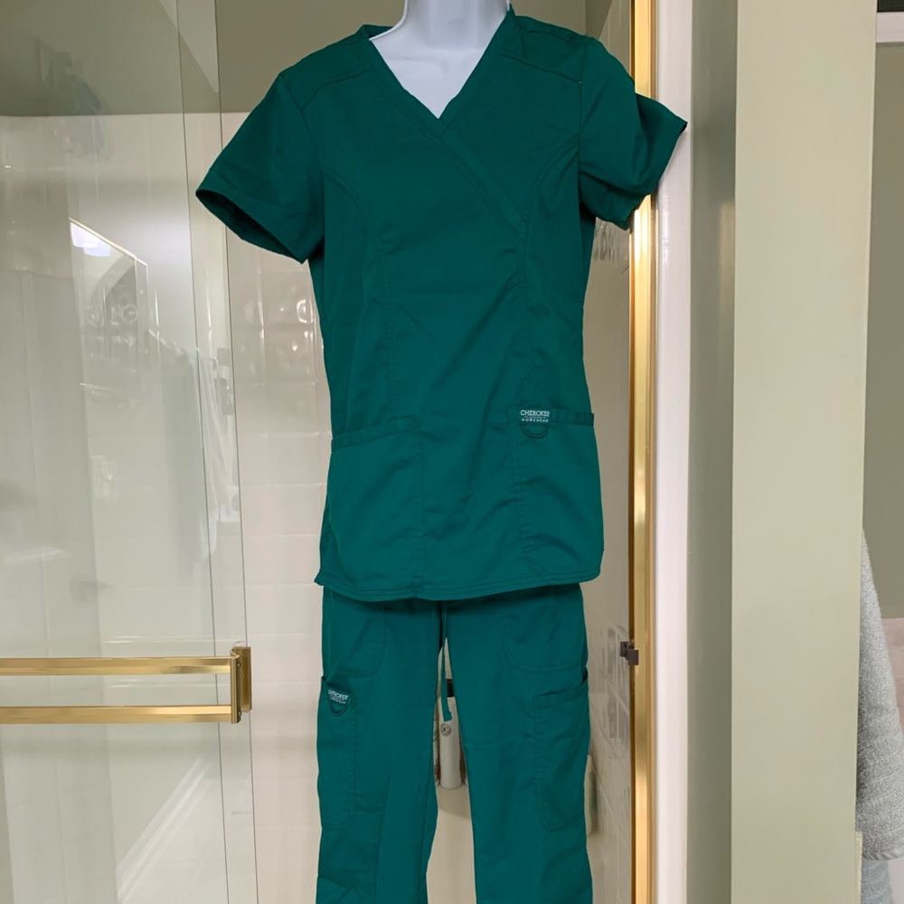 Forrest green scrub set